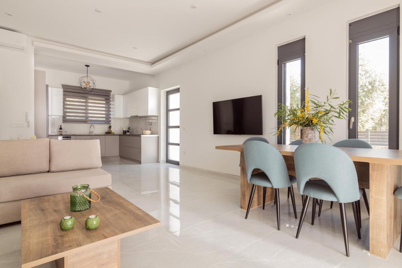 Solis Ortus Villa! Kalamákion Esterno foto