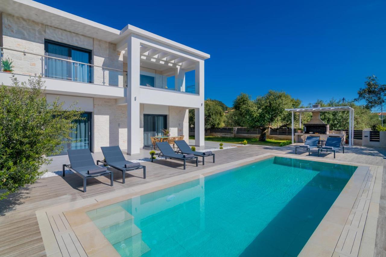 Solis Ortus Villa! Kalamákion Esterno foto