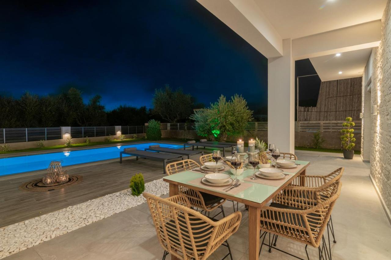 Solis Ortus Villa! Kalamákion Esterno foto